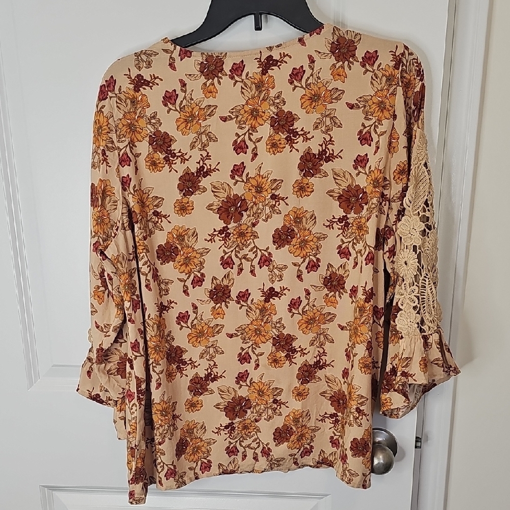 Floral Crochet Sleeve Blouse - Cream and Brown - Picture 3 of 8